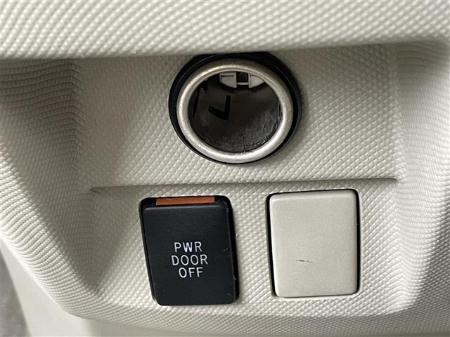 エスティマ G 純正ナビ(CD&DVD&MD)・両側パワースライドドア・バックカメラ・パワーシート(運転席のみ)・3列シート・オットマン・ウォークスルー・ETC・電動格納ミラー・スペアキー・エンジンスターター(10枚目)