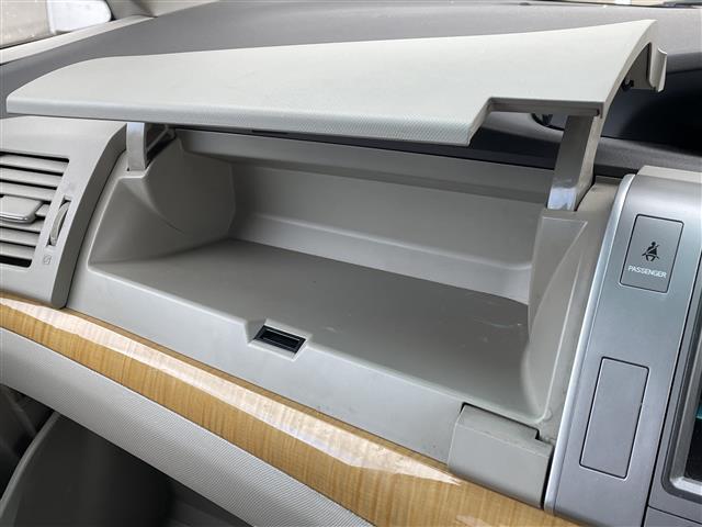 エスティマ G 純正ナビ(CD&DVD&MD)・両側パワースライドドア・バックカメラ・パワーシート(運転席のみ)・3列シート・オットマン・ウォークスルー・ETC・電動格納ミラー・スペアキー・エンジンスターター(11枚目)