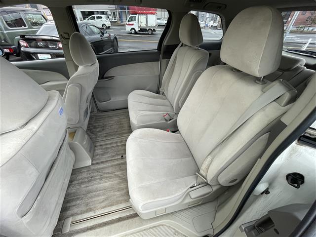 エスティマ G 純正ナビ(CD&DVD&MD)・両側パワースライドドア・バックカメラ・パワーシート(運転席のみ)・3列シート・オットマン・ウォークスルー・ETC・電動格納ミラー・スペアキー・エンジンスターター(31枚目)