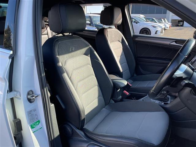 ティグアン TSI Rライン ワンオーナー・純正ナビ・アラウンドビューカメラ・フロントモニタリングシステム・アダプティブクルーズコントロール・ブラインドスポットモニター・LEDオートライト・積込夏タイヤ純正AWセット(10枚目)