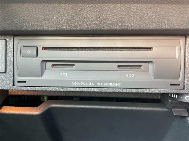 ティグアン TSI Rライン ワンオーナー・純正ナビ・アラウンドビューカメラ・フロントモニタリングシステム・アダプティブクルーズコントロール・ブラインドスポットモニター・LEDオートライト・積込夏タイヤ純正AWセット(22枚目)