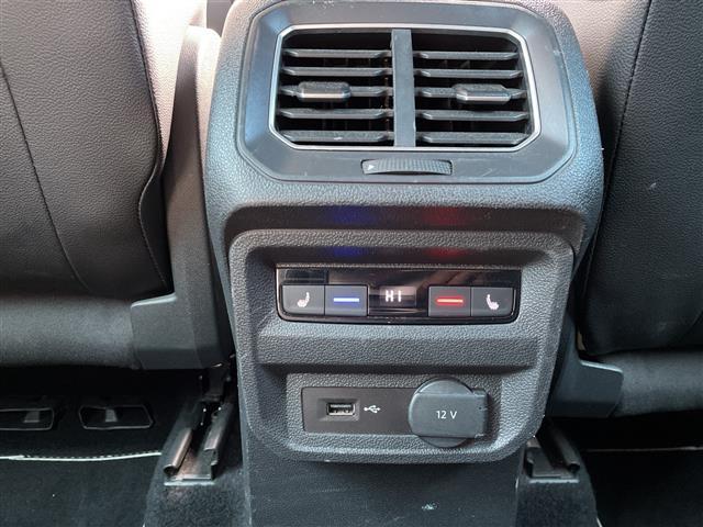 ティグアン TSI Rライン ワンオーナー・純正ナビ・アラウンドビューカメラ・フロントモニタリングシステム・アダプティブクルーズコントロール・ブラインドスポットモニター・LEDオートライト・積込夏タイヤ純正AWセット(41枚目)