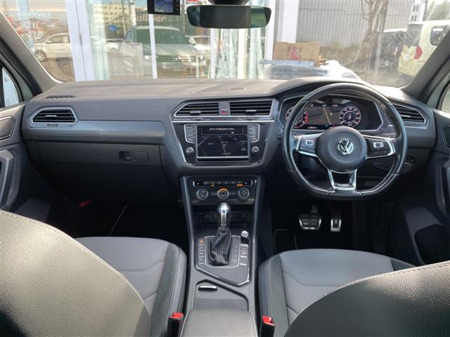 ティグアン TSI Rライン ワンオーナー・純正ナビ・アラウンドビューカメラ・フロントモニタリングシステム・アダプティブクルーズコントロール・ブラインドスポットモニター・LEDオートライト・積込夏タイヤ純正AWセット(42枚目)