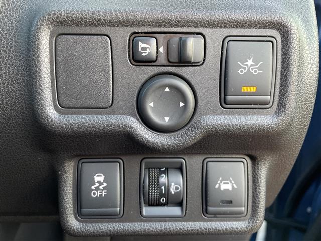 ノート X FOUR レーンキープアシスト・プッシュスタート・スマートキー・電動格納ミラー・冬タイヤ積込・純正フロアマット・ドアバイザー・ウィンカーミラー・スペアキー(7枚目)