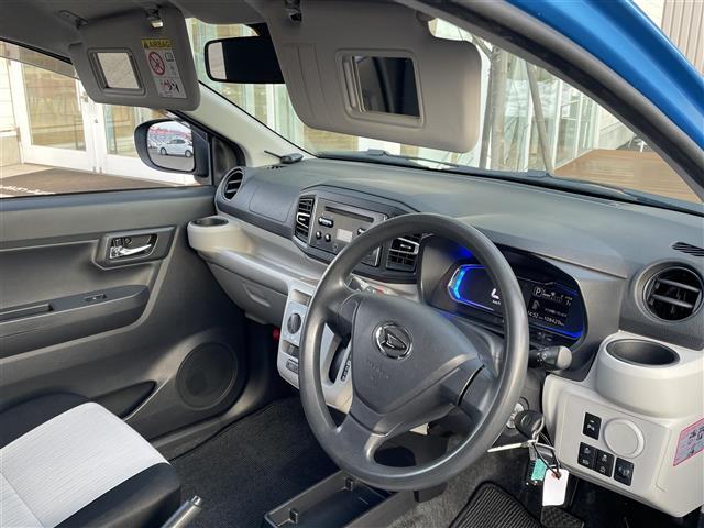 ミライース Ｘ　ＳＡＩＩＩ　４ＷＤ・純正オーディオ・ＣＤ／ＡＵＸ・スマートアシストＩＩＩ・レーンキープアシスト・オートマチックハイビーム・横滑り防止装置・ＬＥＤヘッドライト・ＥＴＣ・純正エンジンスターター・純正フロアマット（7枚目）