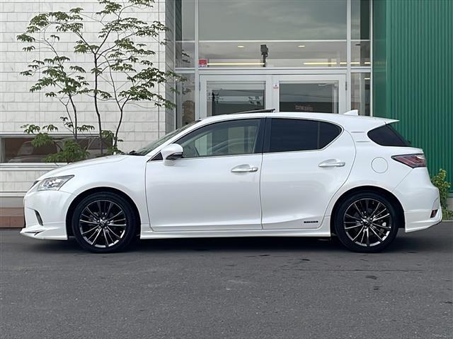 ＣＴ ＣＴ２００ｈ　バージョンＬ　４ＷＤ　サンルーフ　純正メモリナビ　フルセグＴＶ　Ｂカメラ　黒革シート　Ｐシート・ヒーター　プリクラッシュセーフティ　レーダークルーズコントロール　前後コーナーセンサー　ＬＥＤライト　モデリスタエアロ（37枚目）