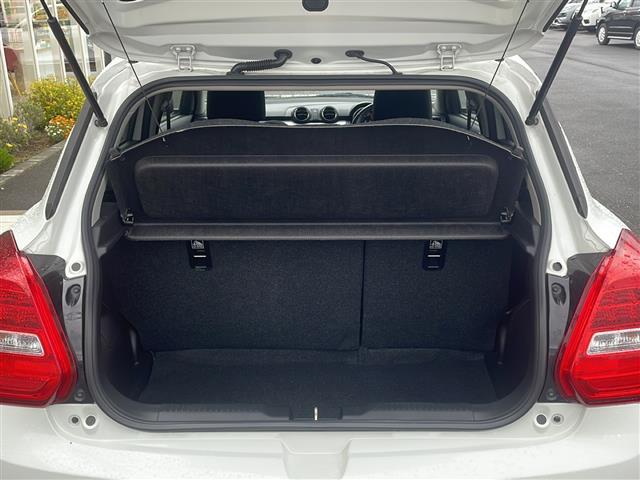 スイフト ハイブリッドＭＬ　４ＷＤ　純正８インチナビ　フルセグＴＶ　全方位モニター　前席シートヒーター　セーフティＰＫＧ　衝突軽減ブレーキ　追従クルコン　レーンキープ　ハイビームアシスト　前方ドラレコ　ＬＥＤライト　夏冬タイヤ有（26枚目）
