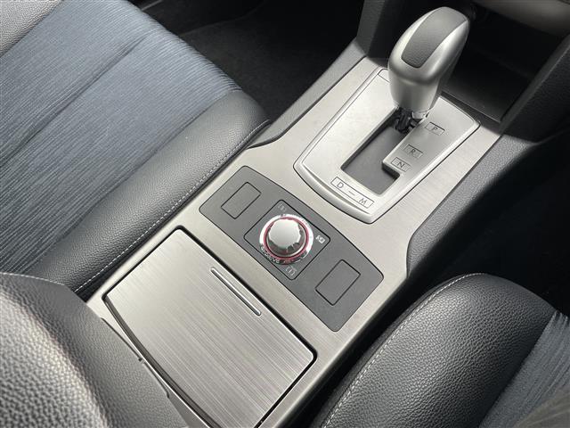 レガシィツーリングワゴン ２．５ｉアイサイトＢスポーツ　４ＷＤ　純正ＳＤナビ　フルセグ　ハーフレザーシート　前席パワーシート　衝突軽減ブレーキ　追従クルーズコントロール　レーンキープ　ビルトインＥＴＣ　ＨＩＤライト　フォグランプ　リアフォグ　純正１７ＡＷ（8枚目）