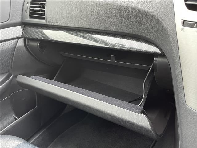 レガシィツーリングワゴン ２．５ｉアイサイトＢスポーツ　４ＷＤ　純正ＳＤナビ　フルセグ　ハーフレザーシート　前席パワーシート　衝突軽減ブレーキ　追従クルーズコントロール　レーンキープ　ビルトインＥＴＣ　ＨＩＤライト　フォグランプ　リアフォグ　純正１７ＡＷ（12枚目）