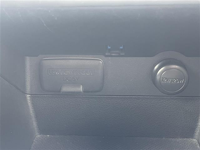 レヴォーグ １．６ＧＴ－Ｓアイサイト　４ＷＤ　メモリナビ　フルセグ　バックカメラ　前席パワーシート　ＥＴＣ　衝突軽減ブレーキ　アクティブレーンキープ　追従クルーズコントロール　ＬＥＤヘッドライト　フォグランプ　純正１８インチＡＷ（10枚目）