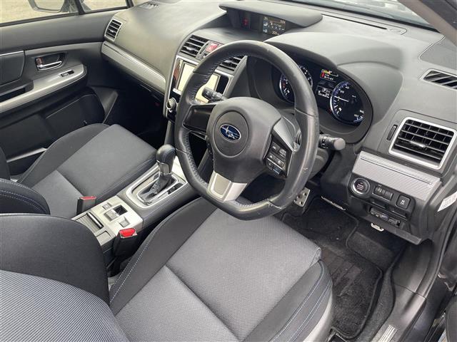 レヴォーグ １．６ＧＴ－Ｓアイサイト　４ＷＤ　メモリナビ　フルセグ　バックカメラ　前席パワーシート　ＥＴＣ　衝突軽減ブレーキ　アクティブレーンキープ　追従クルーズコントロール　ＬＥＤヘッドライト　フォグランプ　純正１８インチＡＷ（18枚目）
