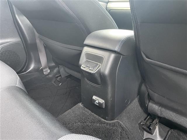 レヴォーグ １．６ＧＴ－Ｓアイサイト　４ＷＤ　メモリナビ　フルセグ　バックカメラ　前席パワーシート　ＥＴＣ　衝突軽減ブレーキ　アクティブレーンキープ　追従クルーズコントロール　ＬＥＤヘッドライト　フォグランプ　純正１８インチＡＷ（25枚目）