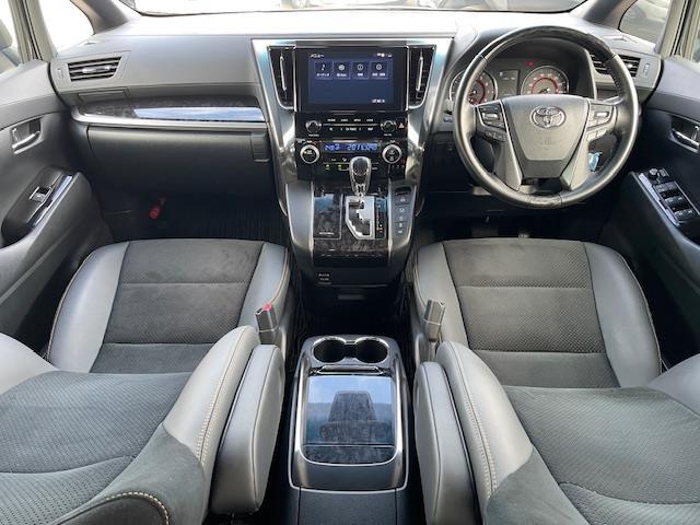 アルファード ２．５Ｓ　タイプゴールド　４ＷＤ　寒冷地仕様　純正９型Ｄオーディオ　Ｂカメラ　ＣＤ／ＤＶＤ　１２．１型フリップダウンモニター　両側パワースライドドア　パワーバックドア　セーフティセンス　合皮コンビシート　３眼ＬＥＤヘッドランプ（2枚目）