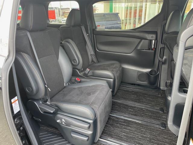アルファード ２．５Ｓ　タイプゴールド　４ＷＤ　寒冷地仕様　純正９型Ｄオーディオ　Ｂカメラ　ＣＤ／ＤＶＤ　１２．１型フリップダウンモニター　両側パワースライドドア　パワーバックドア　セーフティセンス　合皮コンビシート　３眼ＬＥＤヘッドランプ（21枚目）