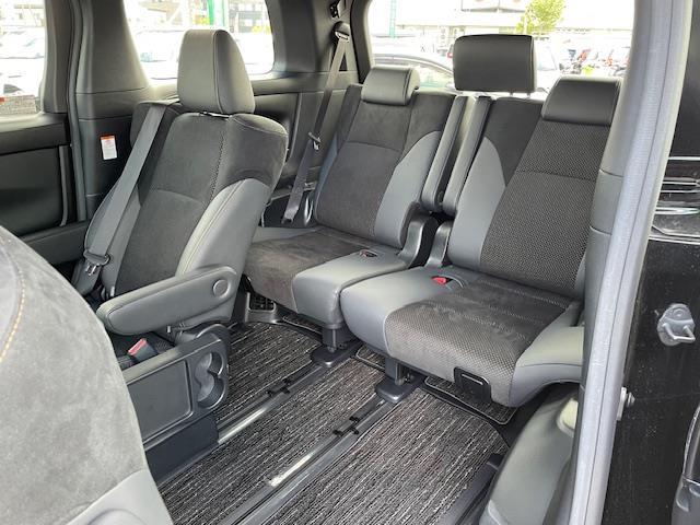 アルファード ２．５Ｓ　タイプゴールド　４ＷＤ　寒冷地仕様　純正９型Ｄオーディオ　Ｂカメラ　ＣＤ／ＤＶＤ　１２．１型フリップダウンモニター　両側パワースライドドア　パワーバックドア　セーフティセンス　合皮コンビシート　３眼ＬＥＤヘッドランプ（24枚目）
