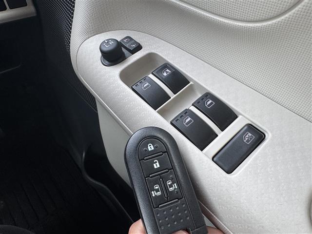 ムーヴキャンバス Ｇ　ＳＡＩＩＩ　４ＷＤ　純正ナビ　フルセグＴＶ　Ｂｌｕｅｔｏｏｔｈ　バックカメラ　両側パワースライドドア　衝突軽減ブレーキ　車線逸脱警報　オートハイビーム　ＬＥＤヘッドライト　ＬＥＤフォグランプ　社外１４インチＡＷ（10枚目）