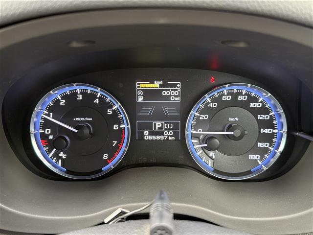 レヴォーグ １．６ＧＴ－Ｓアイサイト　アドバンスドセイフティパッケージ　４ＷＤ　純正ナビ　フルセグ　サイドバックカメラ　黒革シート　前席パワーシート・シートヒーター　ビルトインＥＴＣ　ＬＥＤヘッドライト　純正１８ＡＷ　ＳＴｉアンダーエアロ（18枚目）