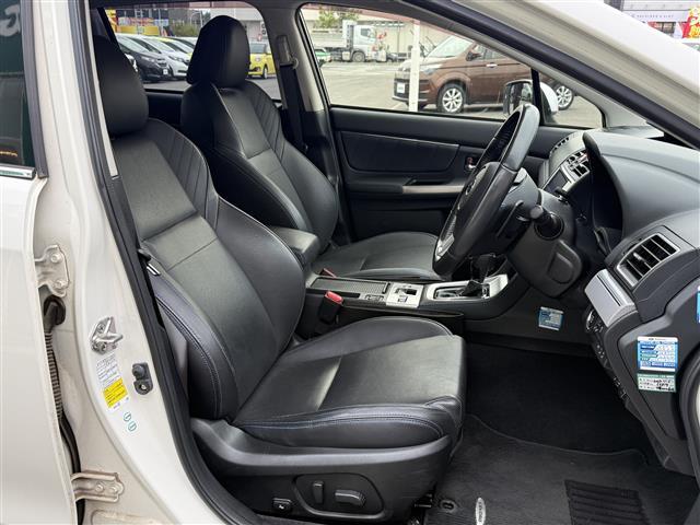 レヴォーグ １．６ＧＴ－Ｓアイサイト　アドバンスドセイフティパッケージ　４ＷＤ　純正ナビ　フルセグ　サイドバックカメラ　黒革シート　前席パワーシート・シートヒーター　ビルトインＥＴＣ　ＬＥＤヘッドライト　純正１８ＡＷ　ＳＴｉアンダーエアロ（20枚目）