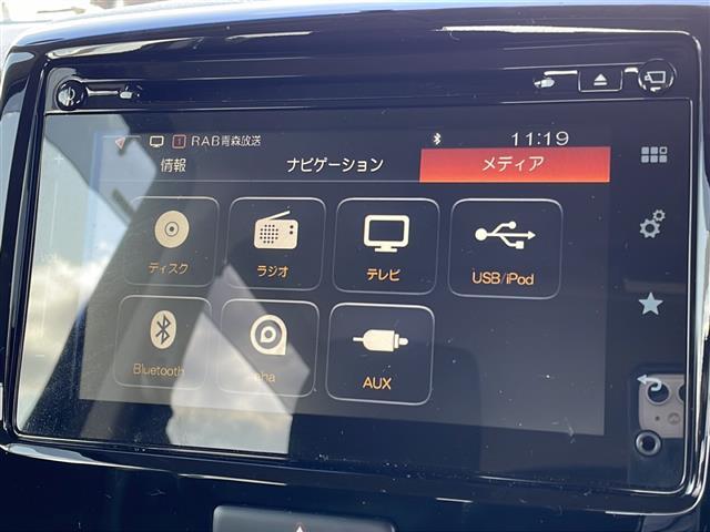 スペーシアカスタム ＸＳターボ　４ＷＤ　純正メモリナビ　フルセグＴＶ　全方位モニター　両側パワースライドドア　デュアルカメラブレーキ　クルーズコントロール　レーンキープアシスト　前席シートヒーター　パドルシフト　ＨＩＤ　純正１５ＡＷ（6枚目）