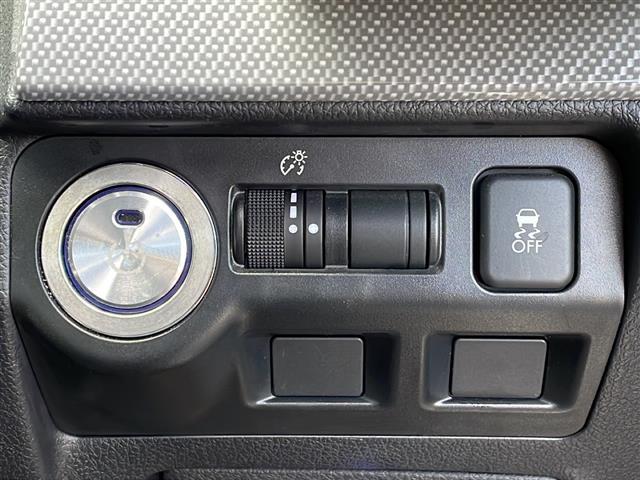 レヴォーグ １．６ＧＴ－Ｓアイサイト　アドバンスドセイフティパッケージ　４ＷＤ　純正ナビ　フルセグ　サイド・バックカメラ　前席パワーシート　前後ドラレコ　衝突軽減ブレーキ　追従クルコン　レーンキープ　ハイビームアシスト　ＬＥＤライト（7枚目）