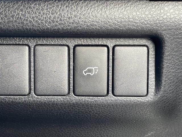 ハリアー プレミアム　４ＷＤ　ＪＢＬプレミアムサウンド　メーカーナビ　フルセグ　バックカメラ　合皮コンビシート　運転席パワーシート　パワーバックドア　クルーズコントロール　レーンディパーチャーアラート　オートハイビーム（9枚目）