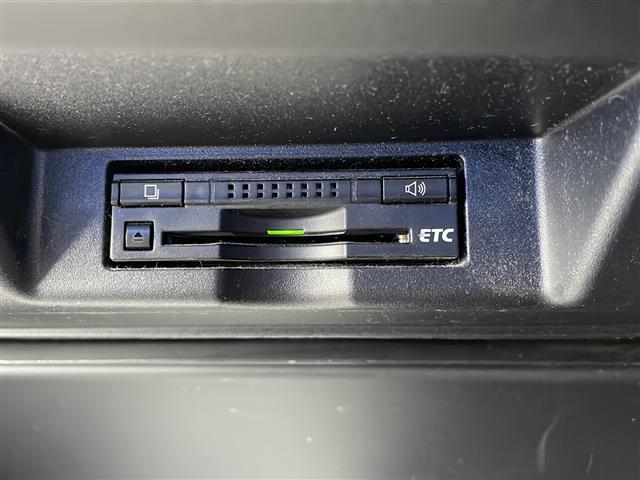 ハリアー プレミアム　４ＷＤ　ＪＢＬプレミアムサウンド　メーカーナビ　フルセグ　バックカメラ　合皮コンビシート　運転席パワーシート　パワーバックドア　クルーズコントロール　レーンディパーチャーアラート　オートハイビーム（11枚目）