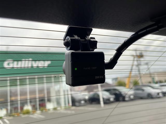 レガシィツーリングワゴン ２．５ｉアイサイト　Ｓパッケージ　４ＷＤ　純正ナビ　フルセグ　バックカメラ　合皮コンビシート　前席パワーシート　パドルシフト　衝突軽減ブレーキ　追従クルーズコントロール　レーンキープ　ビルトインＥＴＣ　ＨＩＤライト　純正１８ＡＷ（10枚目）