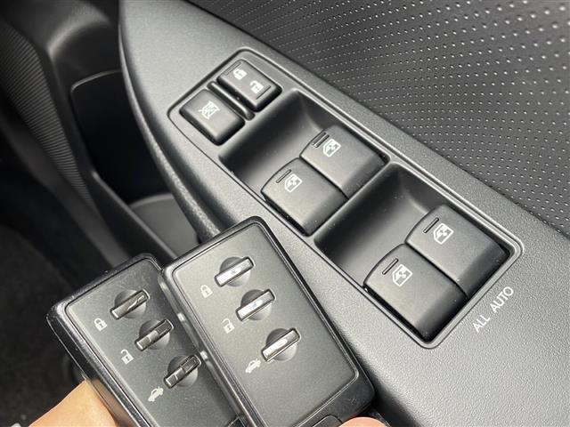 レガシィツーリングワゴン ２．５ｉアイサイト　Ｓパッケージ　４ＷＤ　純正ナビ　フルセグ　バックカメラ　合皮コンビシート　前席パワーシート　パドルシフト　衝突軽減ブレーキ　追従クルーズコントロール　レーンキープ　ビルトインＥＴＣ　ＨＩＤライト　純正１８ＡＷ（12枚目）