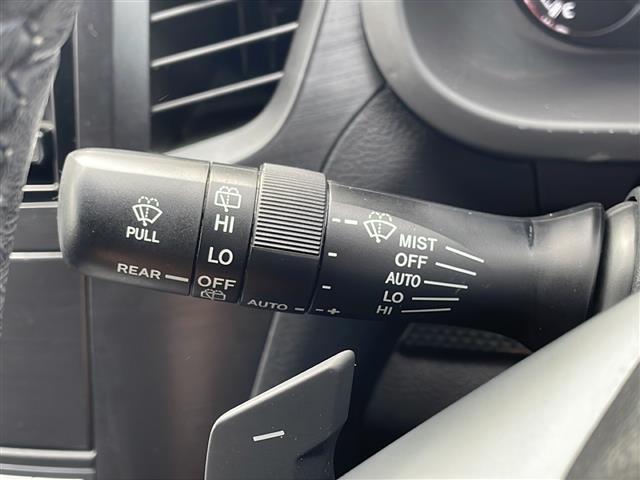 レガシィツーリングワゴン ２．５ｉアイサイト　Ｓパッケージ　４ＷＤ　純正ナビ　フルセグ　バックカメラ　合皮コンビシート　前席パワーシート　パドルシフト　衝突軽減ブレーキ　追従クルーズコントロール　レーンキープ　ビルトインＥＴＣ　ＨＩＤライト　純正１８ＡＷ（16枚目）
