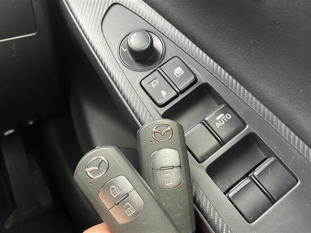 デミオ ＸＤブラックレザーリミテッド　４ＷＤ　セーフティパッケージ　純正ナビ　フルセグ　ハーフレザーシート　前席シートヒーター　ヘッドアップディスプレイ　衝突軽減ブレーキ　クルコン　ＢＳＭ　ハイビームコントロール　社外車高調・マフラー（12枚目）