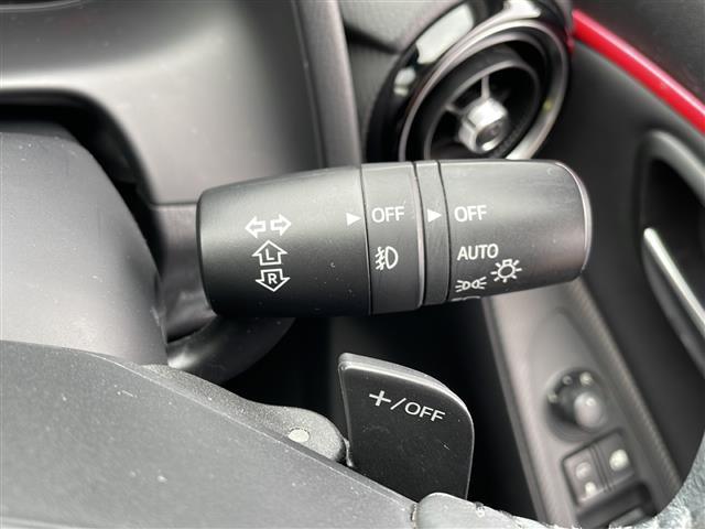 デミオ ＸＤブラックレザーリミテッド　４ＷＤ　セーフティパッケージ　純正ナビ　フルセグ　ハーフレザーシート　前席シートヒーター　ヘッドアップディスプレイ　衝突軽減ブレーキ　クルコン　ＢＳＭ　ハイビームコントロール　社外車高調・マフラー（17枚目）