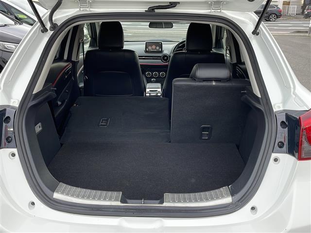 デミオ ＸＤブラックレザーリミテッド　４ＷＤ　セーフティパッケージ　純正ナビ　フルセグ　ハーフレザーシート　前席シートヒーター　ヘッドアップディスプレイ　衝突軽減ブレーキ　クルコン　ＢＳＭ　ハイビームコントロール　社外車高調・マフラー（28枚目）