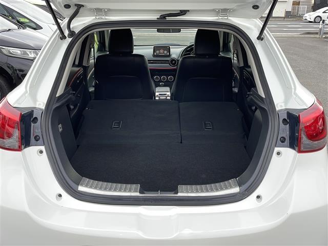 デミオ ＸＤブラックレザーリミテッド　４ＷＤ　セーフティパッケージ　純正ナビ　フルセグ　ハーフレザーシート　前席シートヒーター　ヘッドアップディスプレイ　衝突軽減ブレーキ　クルコン　ＢＳＭ　ハイビームコントロール　社外車高調・マフラー（29枚目）