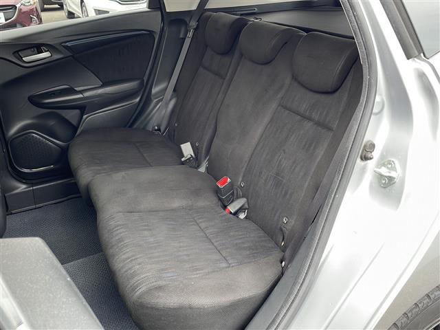 シャトル ハイブリッド　ホンダセンシング　４ＷＤ　社外メモリナビ　Ｂｌｕｅｔｏｏｔｈ　バックカメラ　レーダークルーズコントロール　ホンダセンシング　誤発進抑制機能　車線維持支援システム　衝突軽減ブレーキ　ワイパーデアイサー　ＥＴＣ　トノカバー（23枚目）