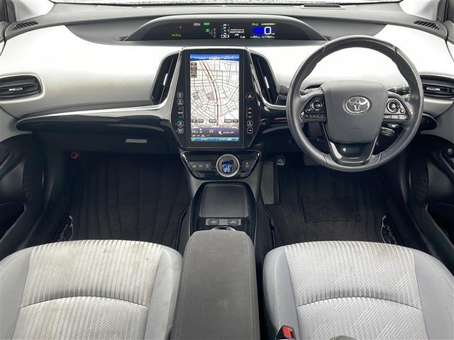プリウスＰＨＶ Ａナビパッケージ　寒冷地仕様　Ｔコネクトナビ　フルセグ　パノラミックビューモニター　運転席パワーシート　前席シートヒーター　ハンドルヒーター　ヘッドアップディスプレイ　セーフティセンス　ＴＲＤフロントスポイラー（2枚目）