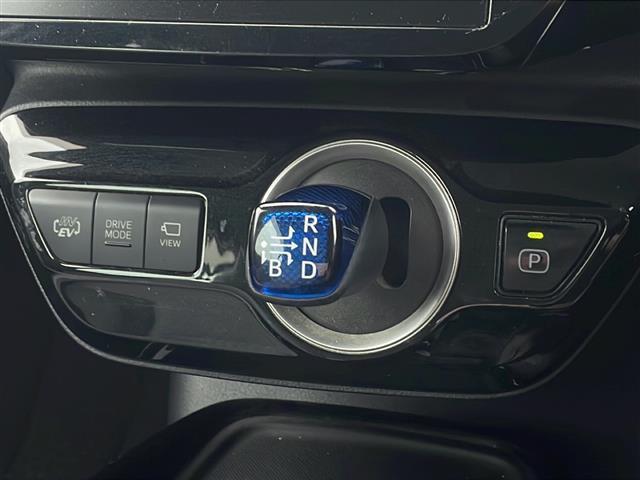 プリウスＰＨＶ Ａナビパッケージ　寒冷地仕様　Ｔコネクトナビ　フルセグ　パノラミックビューモニター　運転席パワーシート　前席シートヒーター　ハンドルヒーター　ヘッドアップディスプレイ　セーフティセンス　ＴＲＤフロントスポイラー（6枚目）
