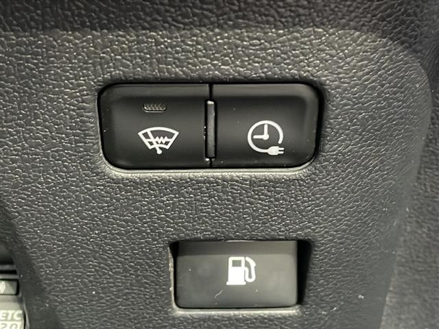 プリウスＰＨＶ Ａナビパッケージ　寒冷地仕様　Ｔコネクトナビ　フルセグ　パノラミックビューモニター　運転席パワーシート　前席シートヒーター　ハンドルヒーター　ヘッドアップディスプレイ　セーフティセンス　ＴＲＤフロントスポイラー（7枚目）