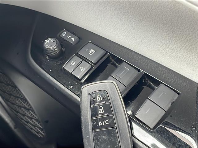 プリウスＰＨＶ Ａナビパッケージ　寒冷地仕様　Ｔコネクトナビ　フルセグ　パノラミックビューモニター　運転席パワーシート　前席シートヒーター　ハンドルヒーター　ヘッドアップディスプレイ　セーフティセンス　ＴＲＤフロントスポイラー（15枚目）