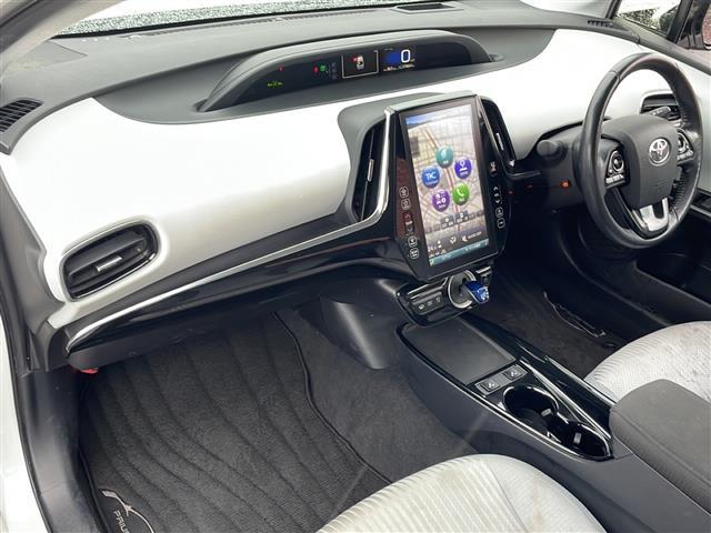 プリウスＰＨＶ Ａナビパッケージ　寒冷地仕様　Ｔコネクトナビ　フルセグ　パノラミックビューモニター　運転席パワーシート　前席シートヒーター　ハンドルヒーター　ヘッドアップディスプレイ　セーフティセンス　ＴＲＤフロントスポイラー（22枚目）