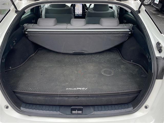 プリウスＰＨＶ Ａナビパッケージ　寒冷地仕様　Ｔコネクトナビ　フルセグ　パノラミックビューモニター　運転席パワーシート　前席シートヒーター　ハンドルヒーター　ヘッドアップディスプレイ　セーフティセンス　ＴＲＤフロントスポイラー（28枚目）