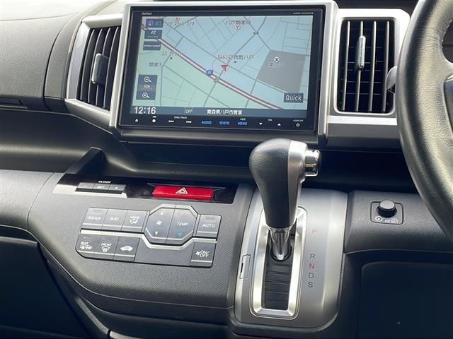 ステップワゴンスパーダ Ｚ　４ＷＤ　純正９インチナビ　フルセグＴＶ　バックカメラ　両側パワースライドドア　クルーズコントロール　ワイパーデアイサー　前後ドライブレコーダー　純正エンジンスターター　ビルトインＥＴＣ　ＨＩＤライト（3枚目）