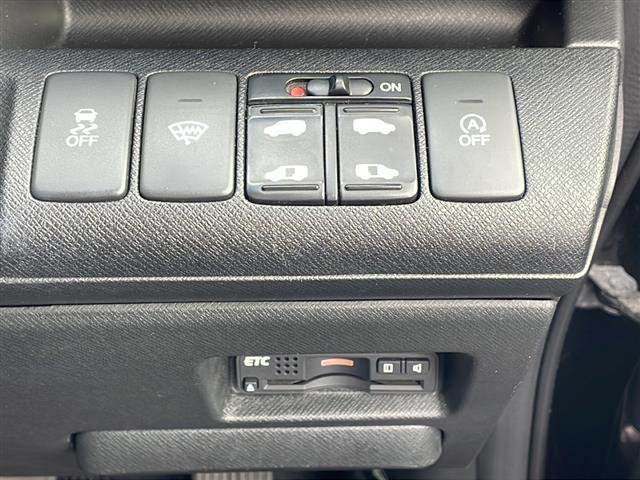 ステップワゴンスパーダ Ｚ　４ＷＤ　純正９インチナビ　フルセグＴＶ　バックカメラ　両側パワースライドドア　クルーズコントロール　ワイパーデアイサー　前後ドライブレコーダー　純正エンジンスターター　ビルトインＥＴＣ　ＨＩＤライト（8枚目）