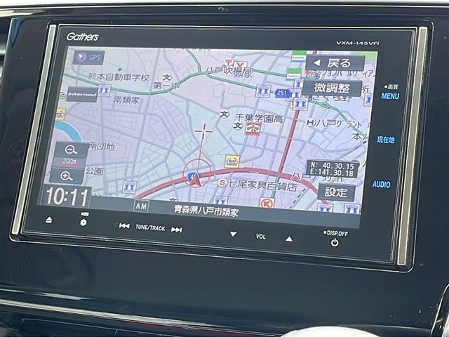 オデッセイ アブソルート　４ＷＤ　純正メモリナビ　フルセグ　バックカメラ　ハーフレザーシート　左パワースライドドア　あんしんパッケージ　衝突軽減ブレーキ　クルーズコントロール　純正エンジンスターター　ＬＥＤライト　純正１７ＡＷ（5枚目）