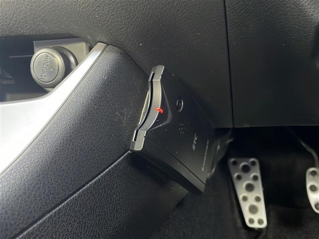 インプレッサ WRX STi 4WD ターボ 社外オーディオ ETC 前後ドライブレコーダー ハーフレザーシート 運転席パワーシート HIDライト フォグ プッシュスタート スマートキー 純正フロアマット OP純正18インチAW(8枚目)