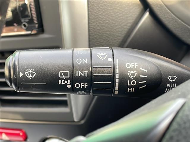 インプレッサ WRX STi 4WD ターボ 社外オーディオ ETC 前後ドライブレコーダー ハーフレザーシート 運転席パワーシート HIDライト フォグ プッシュスタート スマートキー 純正フロアマット OP純正18インチAW(10枚目)