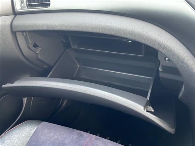 インプレッサ WRX STi 4WD ターボ 社外オーディオ ETC 前後ドライブレコーダー ハーフレザーシート 運転席パワーシート HIDライト フォグ プッシュスタート スマートキー 純正フロアマット OP純正18インチAW(21枚目)