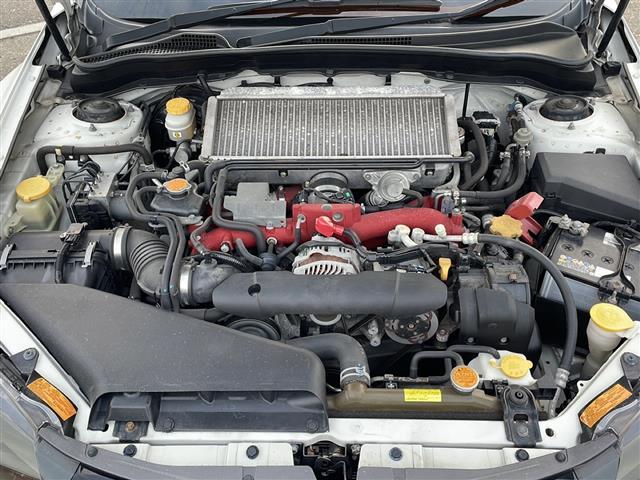 インプレッサ WRX STi 4WD ターボ 社外オーディオ ETC 前後ドライブレコーダー ハーフレザーシート 運転席パワーシート HIDライト フォグ プッシュスタート スマートキー 純正フロアマット OP純正18インチAW(28枚目)