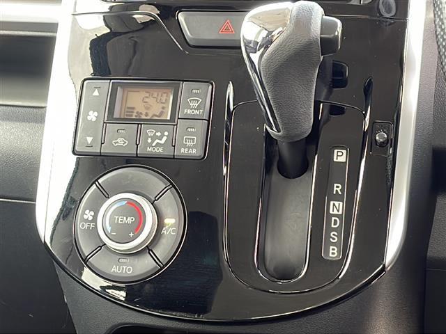 タント カスタムX 4WD 社外オーディオ AUX 片側パワースライドドア オートライト LEDヘッドライト フォグランプ 社外14インチアルミ プッシュスタート スマートキー リアロールサンシェード 純正ラバーマット(5枚目)