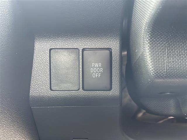 タント カスタムX 4WD 社外オーディオ AUX 片側パワースライドドア オートライト LEDヘッドライト フォグランプ 社外14インチアルミ プッシュスタート スマートキー リアロールサンシェード 純正ラバーマット(7枚目)
