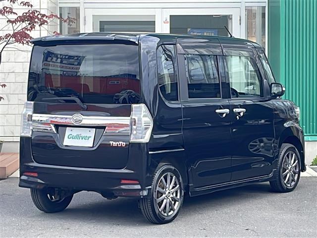 タント カスタムX 4WD 社外オーディオ AUX 片側パワースライドドア オートライト LEDヘッドライト フォグランプ 社外14インチアルミ プッシュスタート スマートキー リアロールサンシェード 純正ラバーマット(32枚目)